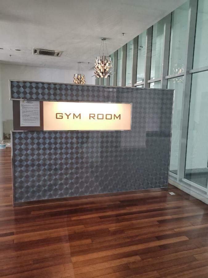 Regalia Skypool Klcc Pansiyon Kuala Lumpur Dış mekan fotoğraf